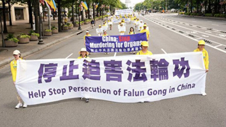 「迫害法輪功違法」 大陸一幹警明白後退黨          