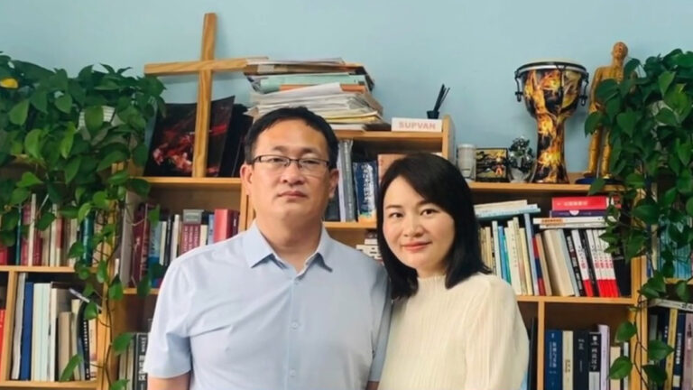 王全璋夫婦出門受阻 遭國保強制帶回家