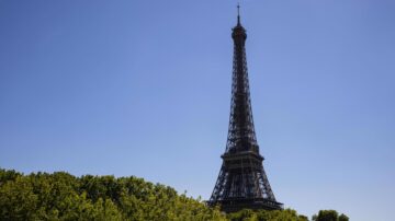 节约能源度危机 巴黎埃菲尔铁塔首当其冲
