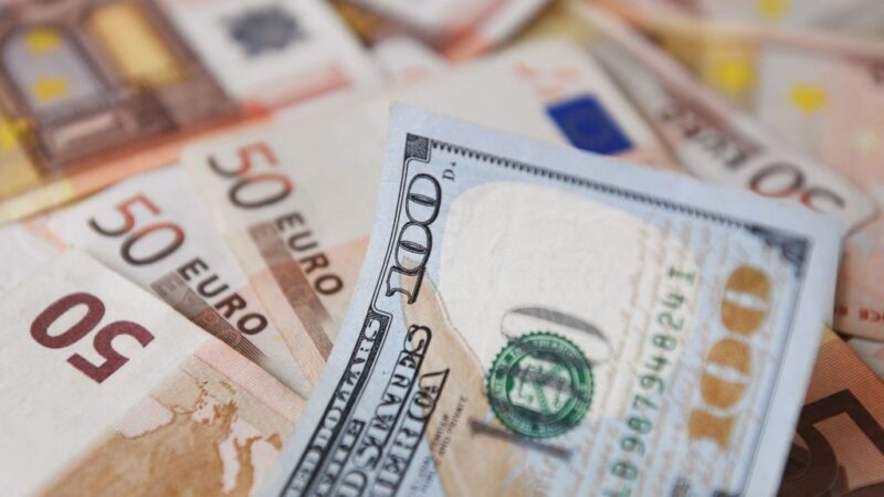俄侵乌引经济动荡 欧元兑美元创20年新低