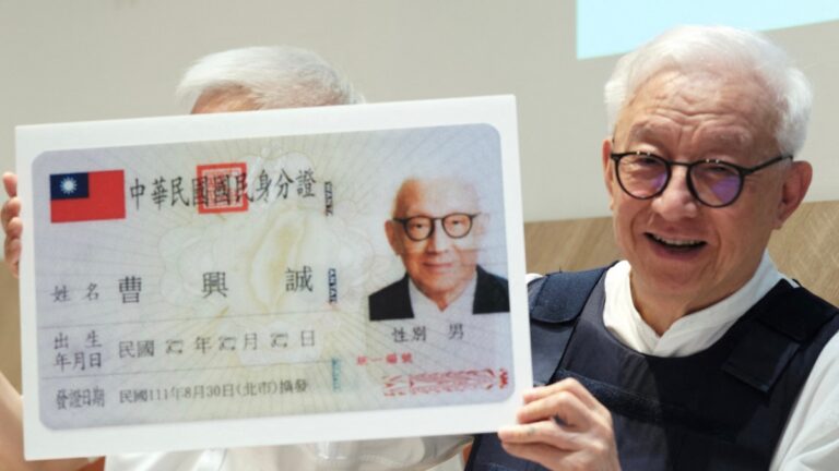 曹興誠回歸ROC台籍：與台人為抗共使命而戰
