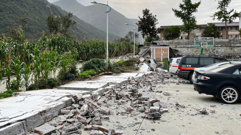 四川地震段子熱傳：疫情不讓出門 地震不讓在家（多視頻）