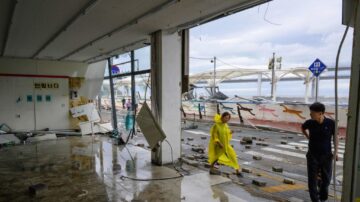 轩岚诺侵韩传土石流停电 逼近日本逾百航班取消