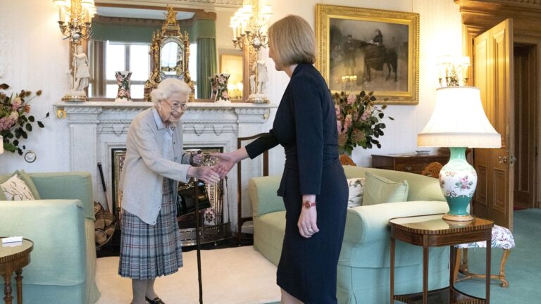 特拉斯謁見女王 接任英國首相 民眾盼改善經濟