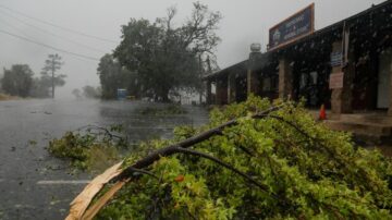 热带风暴凯伊路过南加 周末暴雨或引发山洪