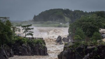 东西半球同时登场 飓风台风一起发威