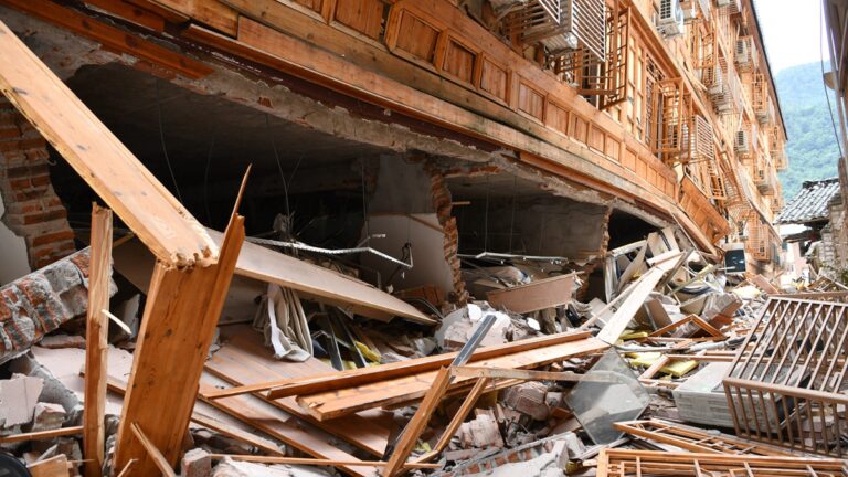 四川地震逃生難 震中全域管控 逃離需核酸證明