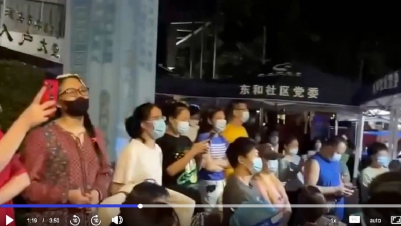 深圳福田村数万人抗议冲卡 传官方被迫解封(视频)