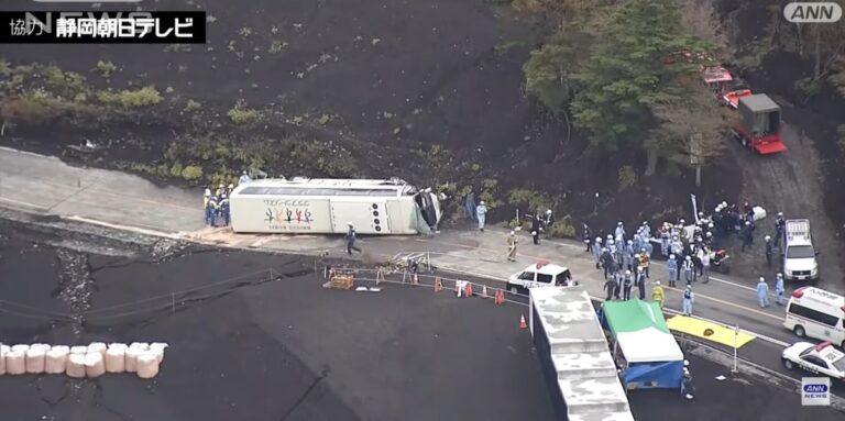 日本富士山觀光巴士翻車 1死3重傷多人輕傷