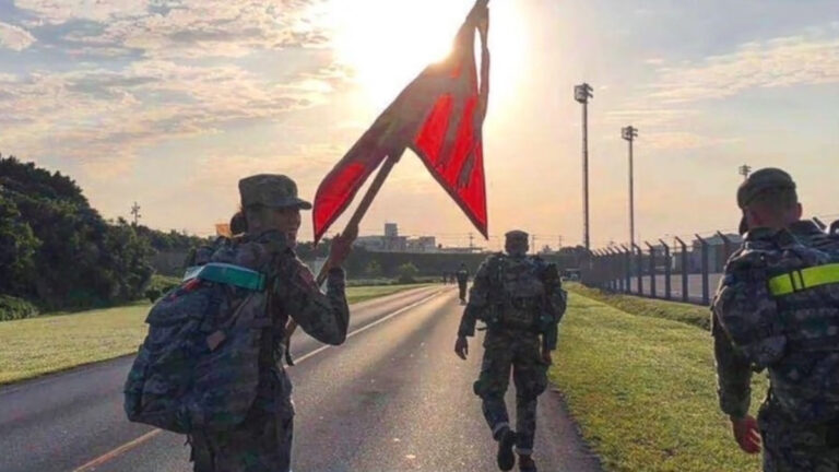 揭秘美國陸軍女兵生活 當兵遊玩兩不誤