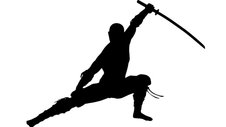 奇技！ 武術爺爺揮刀砍斷時速160公里棒球