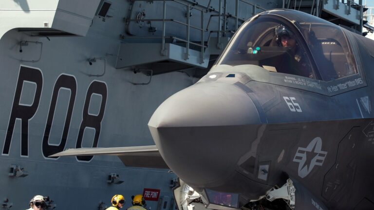 為中美衝突做準備？中共重金招募英軍戰機飛行員