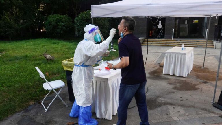 中國防疫亂象：沒疫情也封控  一人陽性數十萬人遭殃