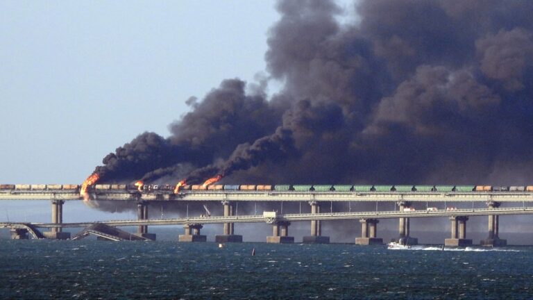 克里米亞大橋被炸 至少3人遇難