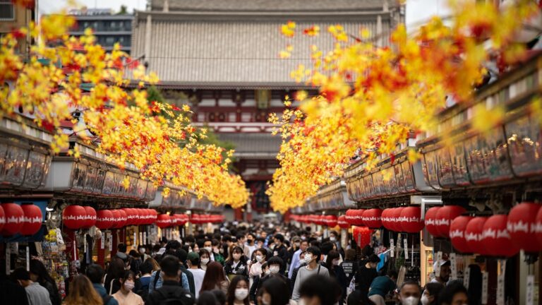 中共要旅行社將赴日遊客降4成 媒體人：拍腦門治國