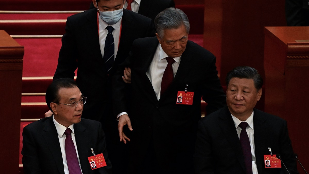 胡锦涛被离席 新华社英文推特罕见解释 | 中共二十大 | 孔绍逊 | 丁薛祥 | 新唐人电视台