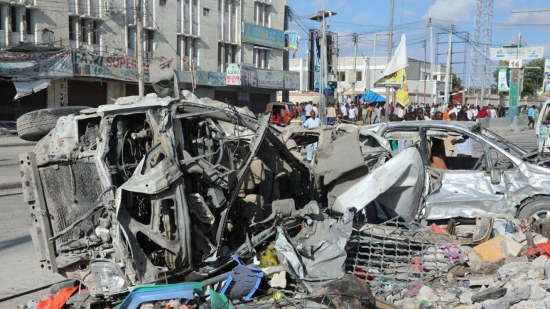 索马利亚首都繁忙路口 遭炸弹攻击酿400人死伤