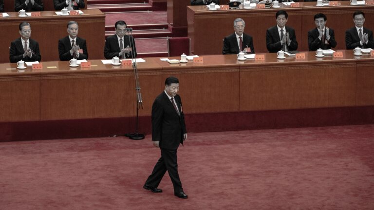 李克強、汪洋意外出局 黨媒稱有人「主動退出」