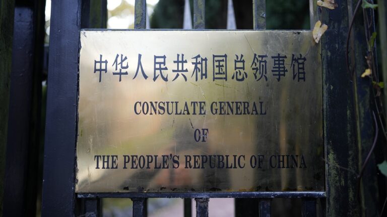 中領館打人事件發酵 英國促撤中共官員外交豁免權