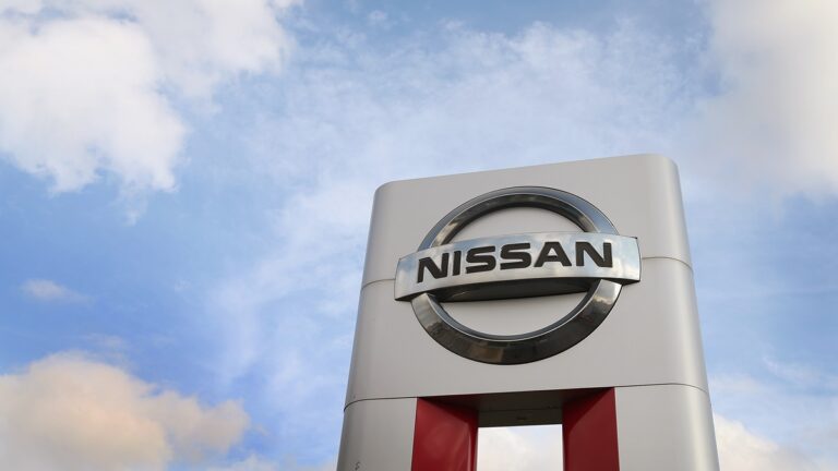 【財經簡訊】日產汽車撤出俄羅斯 美零售業競爭開跑