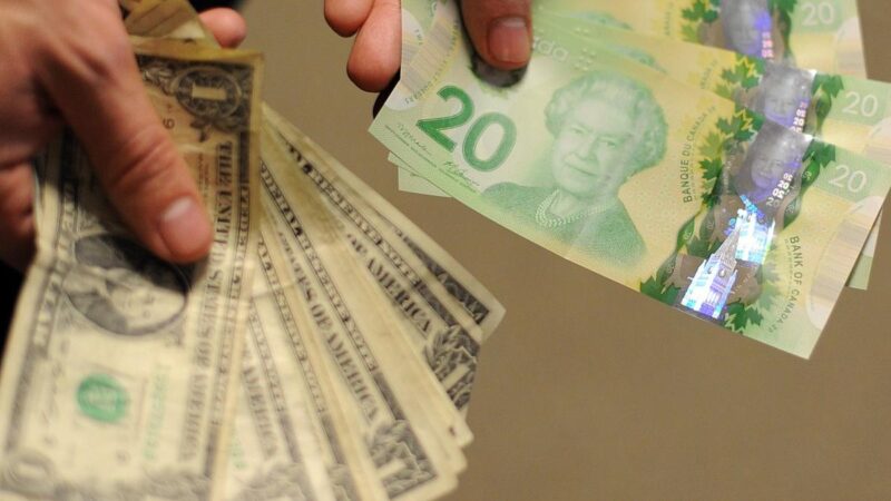 加元兑美元大幅贬值 恐推高加拿大通胀