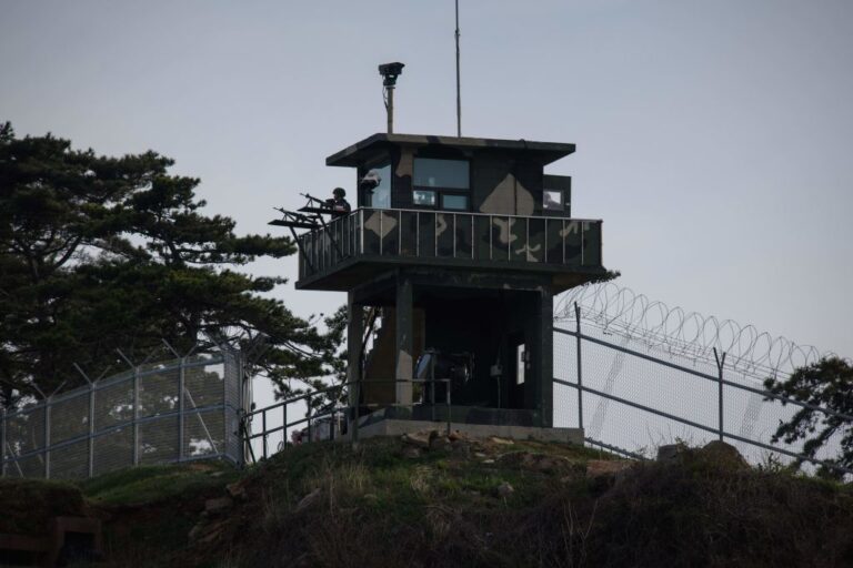 韓軍鳴槍遏阻商船越界 朝鮮連射10枚炮彈回應