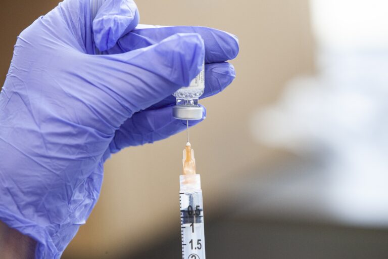 殯葬業主：95%死者生前兩週接種COVID疫苗