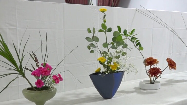 松年學院慶雙十 花藝展婀娜多姿