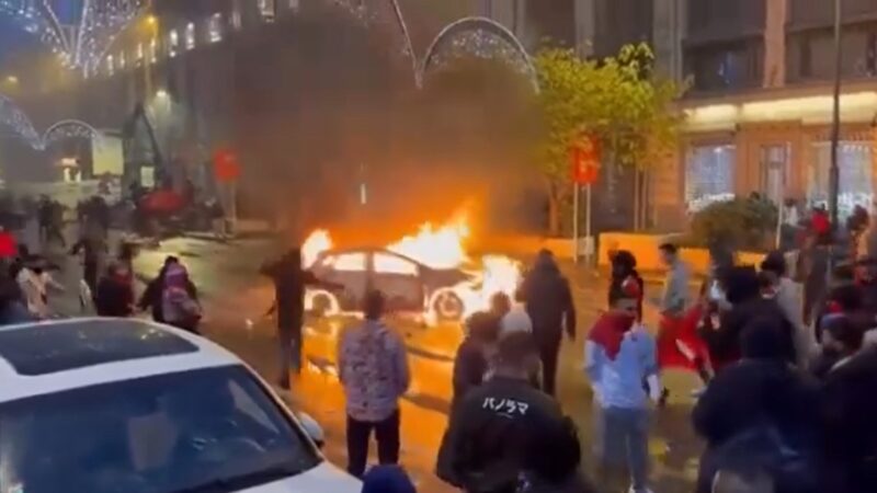 世足赛踢输摩洛哥 比利时出现暴动火烧车