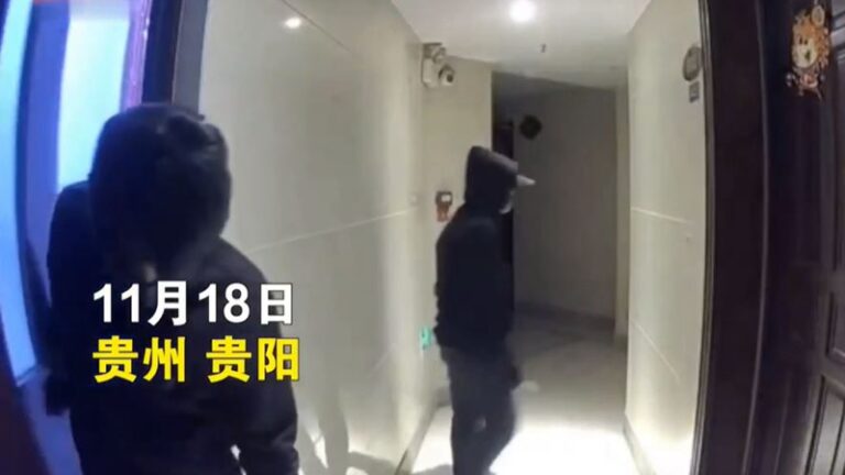 貴陽兩男持刀在居民樓蒙面亂竄 引民眾恐慌（視頻）