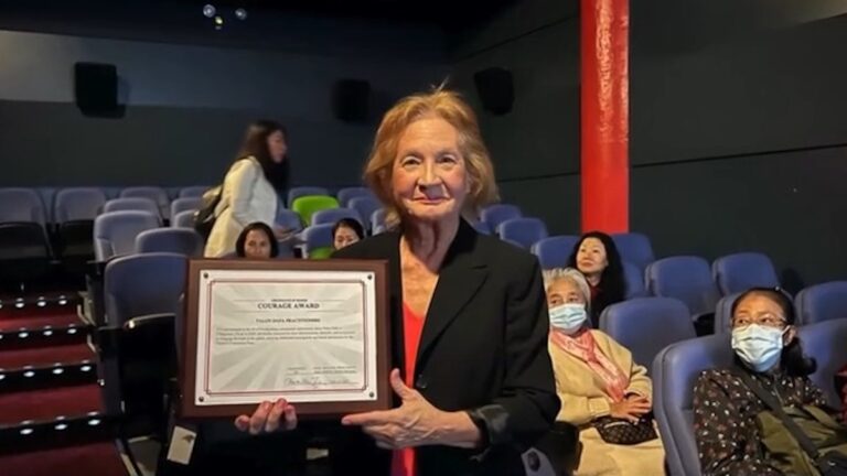 紐約法拉盛社區領袖瑪莎 褒獎《長春》插播參與者