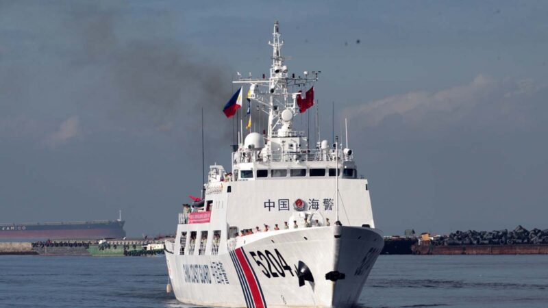 菲律賓：中共海岸警衛隊「搶回」疑似火箭碎片