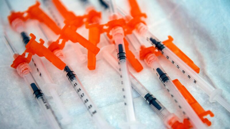 輝瑞宣布測試COVID-19流感複合疫苗