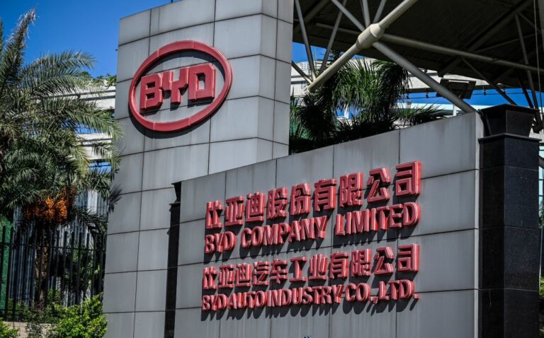 巴菲特第5次減持比亞迪 套現約6.3億港元