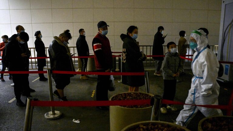 中共防疫搖擺不定 分析：清零涉權鬥 恐引發動亂