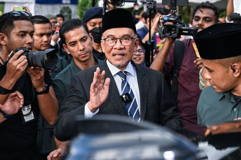 路透：反對派領袖安華 獲任命為馬來西亞首相