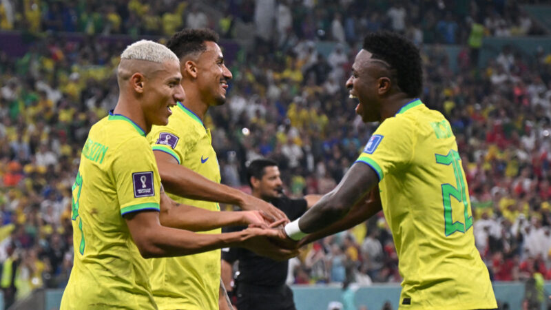 世界杯G组：巴西2比0胜塞尔维亚 理查利森梅开二度