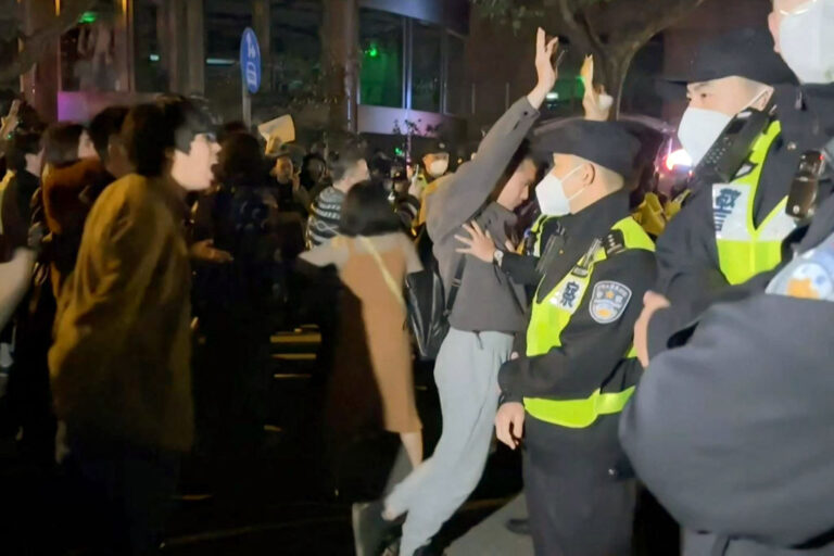 中國抗議急速蔓延《放下你的槍》勸軍警莫開槍（視頻）