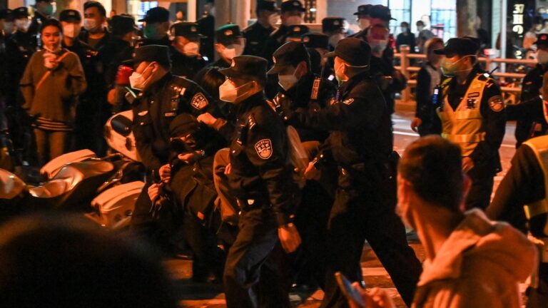 【禁聞】聲援抗爭運動 維權律師義助被捕者