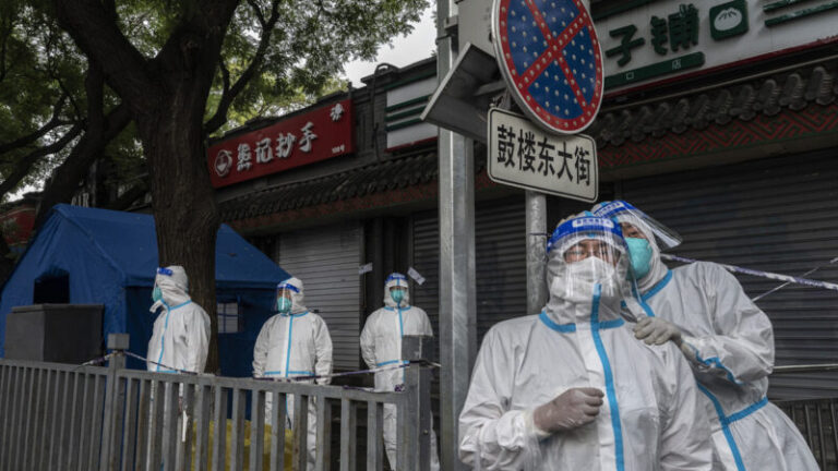疑遭官方系統性報復 新冠疫情發哨人艾芬官司纏身