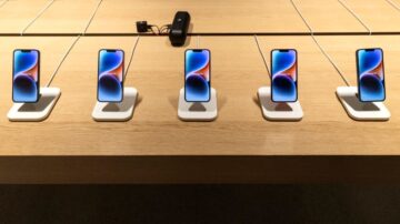 【短訊】中共清零iPhone生產斷鏈 蘋果營收創7年最差