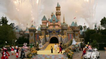 加州迪士尼乐园恢复“魔法钥匙”年票计划