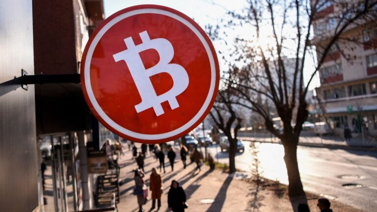 【財經簡訊】比特幣跌破2萬關卡 英國聖誕前銷售低迷