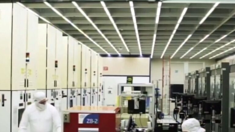 【財經簡訊】 Intel愛爾蘭工廠半數員工放無薪假