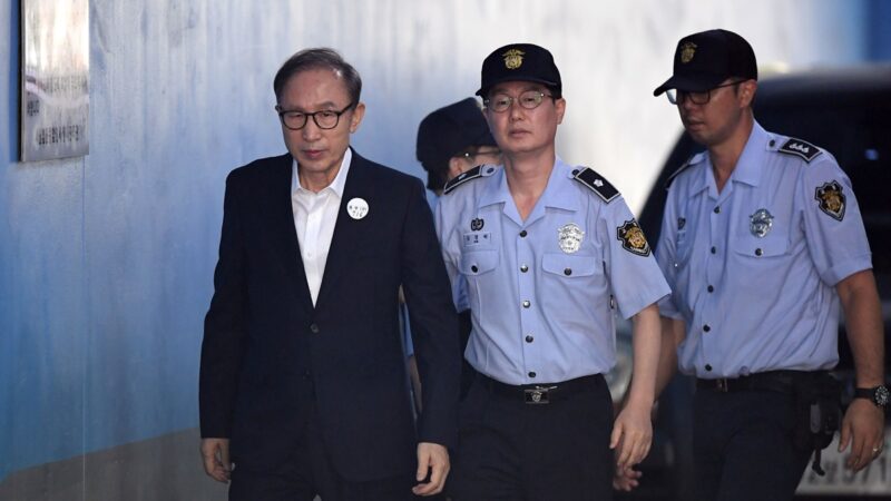 【短讯】韩国前总统李明博获特赦 免15年刑期 恢复权利