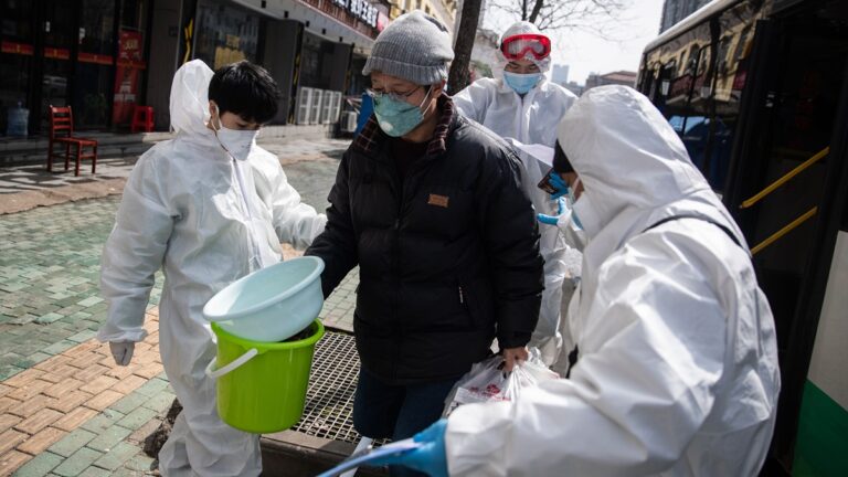 【禁聞】記者直擊：大白披露防疫內幕 層層撈錢
