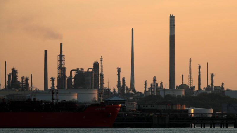 回应欧盟制裁 俄罗斯石油价格暂低于上限