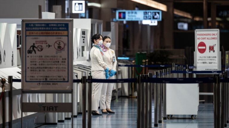 中國疫情飆升 日本設入境限制 印度嚴陣以待