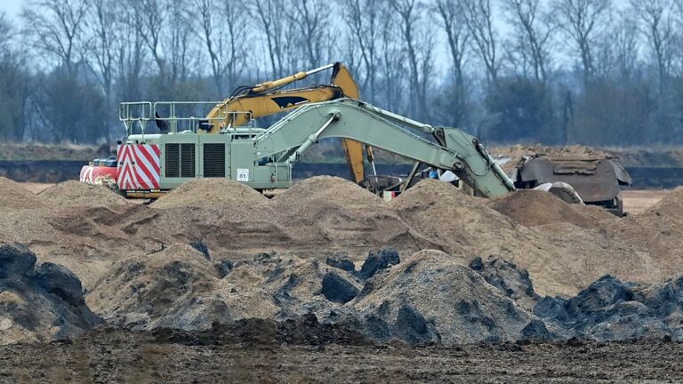 應對能源危機 英國批准30年來首座新煤礦