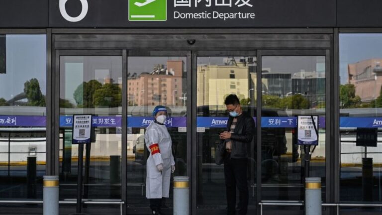 疫情海嘯下中共開放出境遊 日意等多國為入境設限